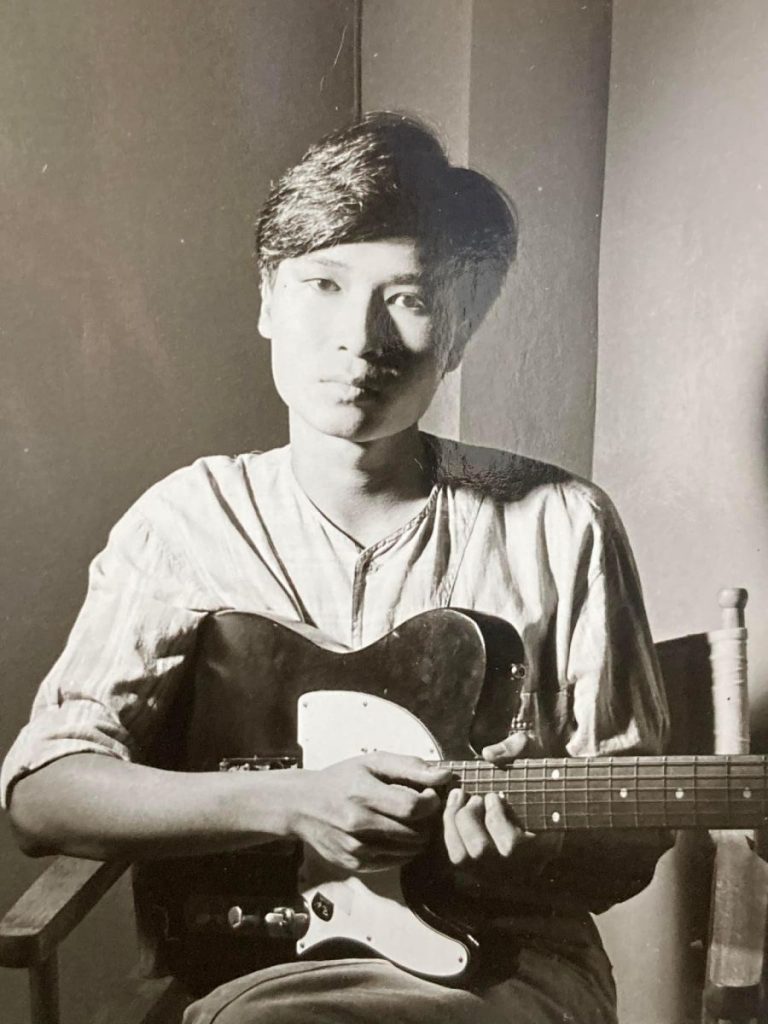 灌錄唱片《Xiang Gang香港》時期的劉以達（1984年）。（網絡圖片）
